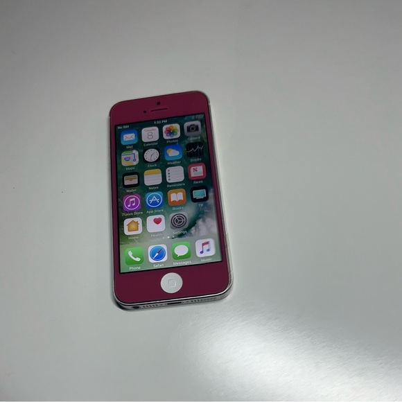 Apple iPhone 5 32GB in Silver  Unlocked Silver & Pink Screen - Picture 3 of 7
